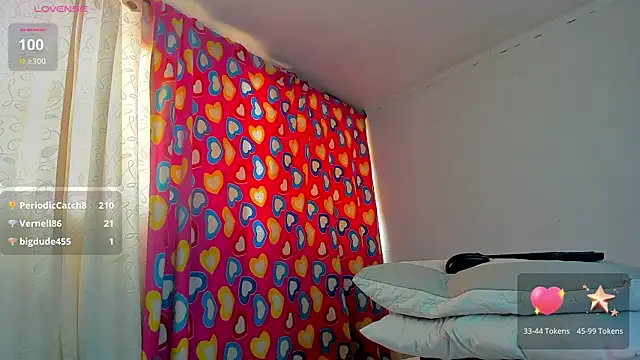 Snapshot of caroline_tovar chatting on 14, 2, 2025 caroline tovar online show from 14, 2, 2025