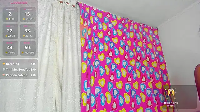 Snapshot of caroline_tovar chatting on 15, 2, 2025 caroline tovar online show from 15, 2, 2025