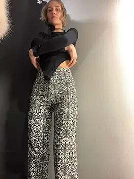 Feral berry 8133 online show from 9, 12, 2024