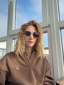 Feral berry 8133 online show from 17, 9, 2025