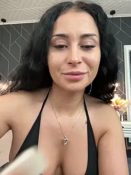 EmyLaveau online show from 8, 2, 2025