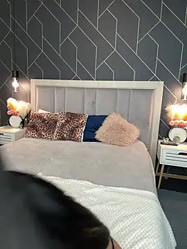 EmyLaveau online show from 18, 2, 2025