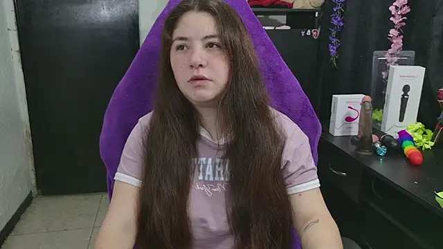 Snapshot of ann_bronw chatting on 27, 4, 2026 ann bronw online show from 27, 4, 2026