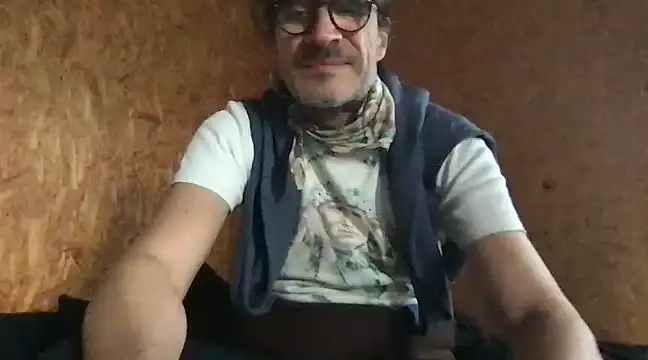 Snapshot of GioApri chatting on 1, 3, 2025 GioApri online show from 1, 3, 2025