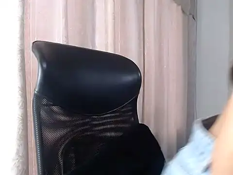 SavannaEvans001 online show from 13, 4, 2026