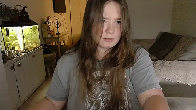 Snapshot of remirann_ chatting on 2, 12, 2024 remirann online show from 2, 12, 2024