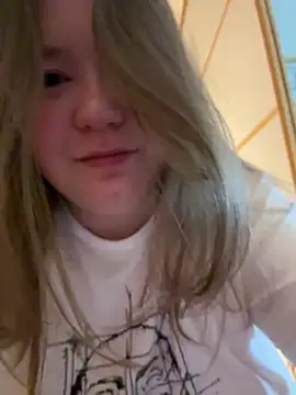 Snapshot of remirann_ chatting on 25, 12, 2024 remirann online show from 25, 12, 2024