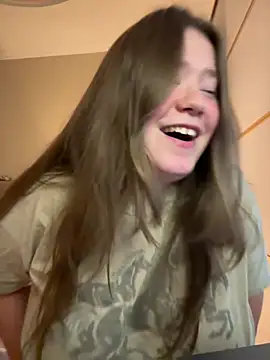 Snapshot of remirann_ chatting on 10, 1, 2025 remirann online show from 10, 1, 2025