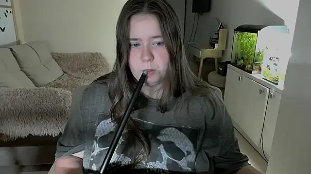 Snapshot of remirann_ chatting on 3, 3, 2025 remirann online show from 3, 3, 2025