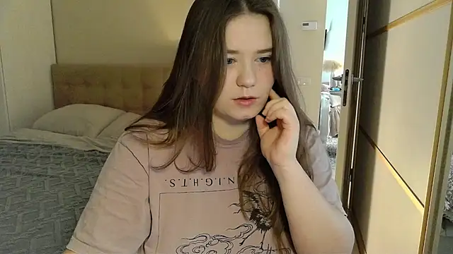 Snapshot of remirann_ chatting on 8, 3, 2025 remirann online show from 8, 3, 2025