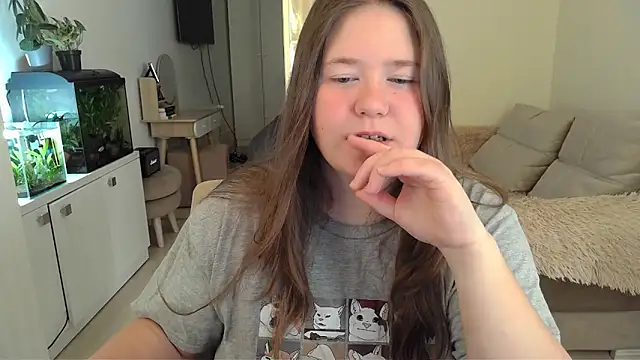 Snapshot of remirann_ chatting on 18, 3, 2025 remirann online show from 18, 3, 2025