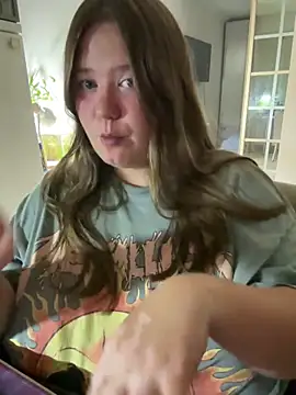 Snapshot of remirann_ chatting on 10, 9, 2025 remirann online show from 10, 9, 2025