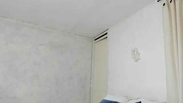 Snapshot of rosaaliiaa1 chatting on 23, 2, 2025 rosaaliiaa1 online show from 23, 2, 2025