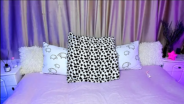 Snapshot of LilyStarlight chatting on 21, 9, 2025 LilyStarlight online show from 21, 9, 2025