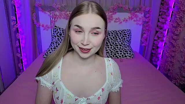 Snapshot of LilyStarlight chatting on 18, 4, 2026 LilyStarlight online show from 18, 4, 2026