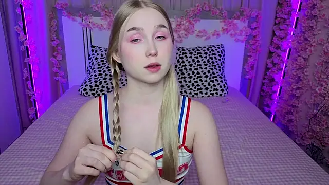 Snapshot of LilyStarlight chatting on 17, 5, 2026 LilyStarlight online show from 17, 5, 2026
