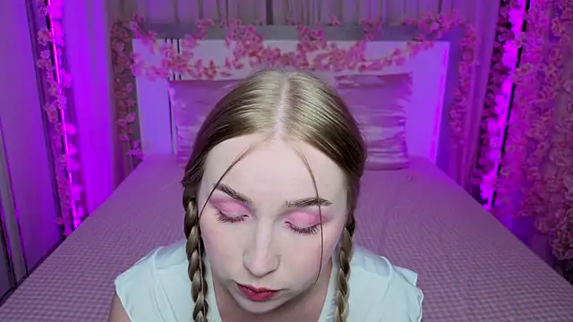 LilyStarlight online show from 9, 7, 2026
