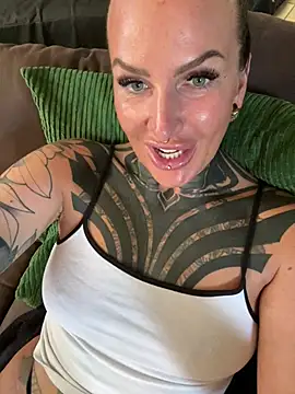 Snapshot of InkedBiitch chatting on 27, 5, 2026 InkedBiitch online show from 27, 5, 2026