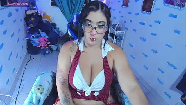 Snapshot of OnlyBluex chatting on 18, 10, 2025 OnlyBluex online show from 18, 10, 2025