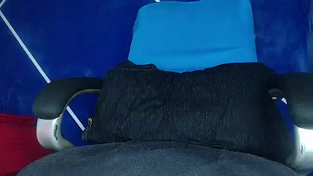 MAXJONES 2 online show from 2, 12, 2024