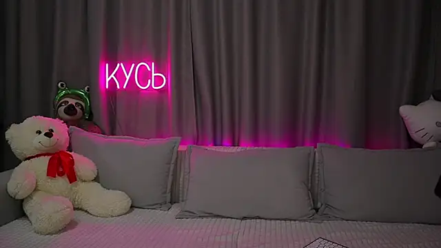  LadyMargo  online show from 15, 11, 2025