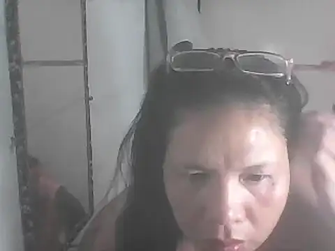 Snapshot of hotwet_mama4uxx chatting on 5, 3, 2025 hotwet mama4uxx online show from 5, 3, 2025
