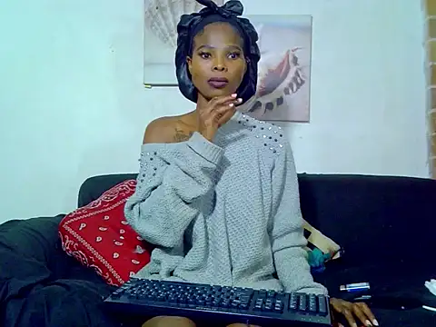 Snapshot of MissParis26 chatting on 4, 2, 2025 MissParis26 online show from 4, 2, 2025