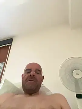 Snapshot of slim1976006 chatting on 1, 8, 2026 slim1976006 online show from 1, 8, 2026