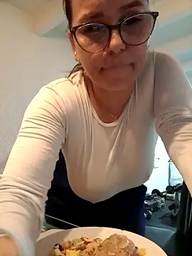 MariaPau 83 online show from 4, 3, 2025