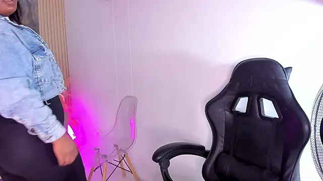 Rianamanson online show from 24, 9, 2025