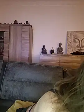 cristalines online show from 31, 10, 2025