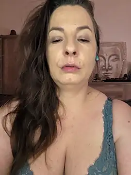Snapshot of cristalines chatting on 10, 5, 2026 cristalines online show from 10, 5, 2026