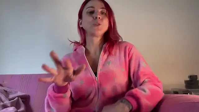 Nikky Divine online show from 4, 1, 2025