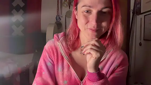 Nikky Divine online show from 16, 1, 2025