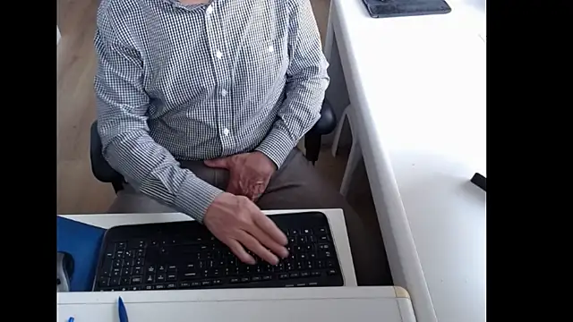 Snapshot of dutchpornking chatting on 7, 5, 2026 dutchpornking online show from 7, 5, 2026