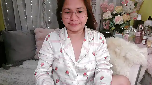 Snapshot of OhmyPinay chatting on 13, 7, 2026 OhmyPinay online show from 13, 7, 2026