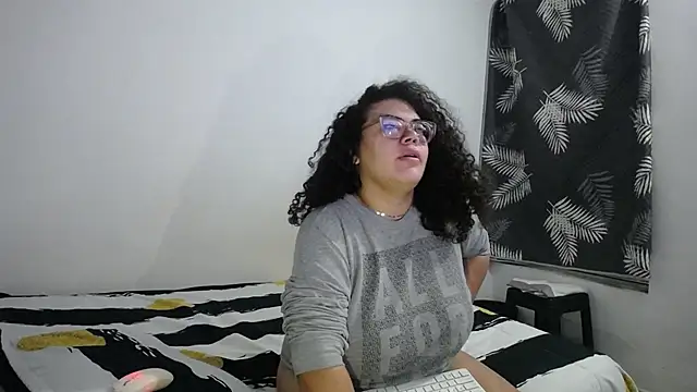 Snapshot of mabigomez00 chatting on 15, 5, 2026 mabigomez00 online show from 15, 5, 2026