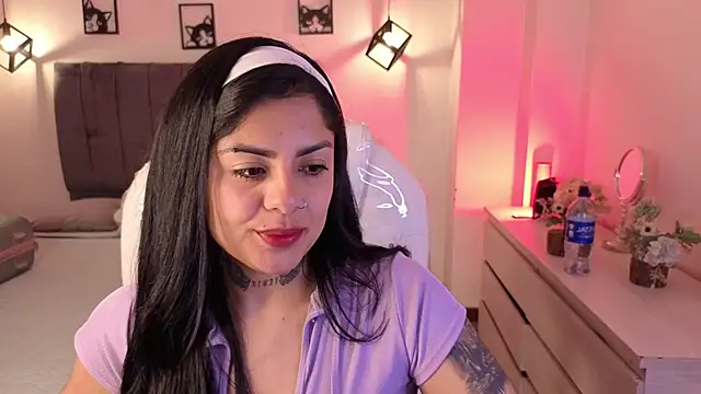 Snapshot of Catalinaa_martinez chatting on 11, 10, 2025 Catalinaa martinez online show from 11, 10, 2025