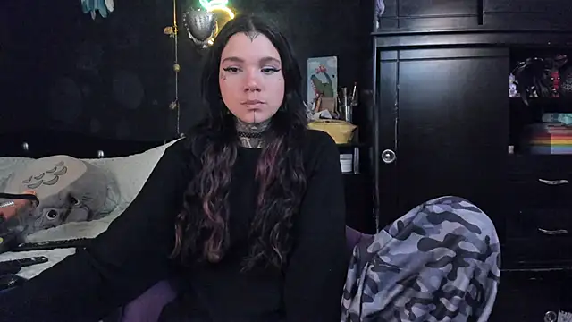 Snapshot of Lilmarieee chatting on 11, 11, 2025 Lilmarieee online show from 11, 11, 2025