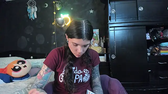 Snapshot of Lilmarieee chatting on 18, 11, 2025 Lilmarieee online show from 18, 11, 2025
