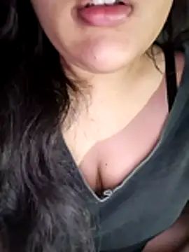 Snapshot of Annerae chatting on 7, 11, 2025 Annerae online show from 7, 11, 2025