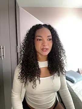 Snapshot of mariam_hill chatting on 9, 12, 2024 mariam hill online show from 9, 12, 2024
