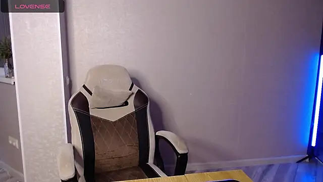 Snapshot of Toress1 chatting on 8, 3, 2025 Toress1 online show from 8, 3, 2025