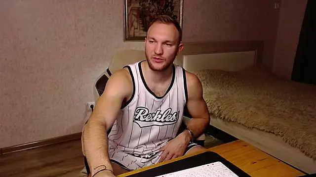 Snapshot of Toress1 chatting on 22, 11, 2025 Toress1 online show from 22, 11, 2025