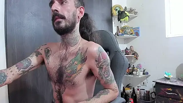 Snapshot of harry_reems1 chatting on 16, 11, 2025 harry reems1 online show from 16, 11, 2025