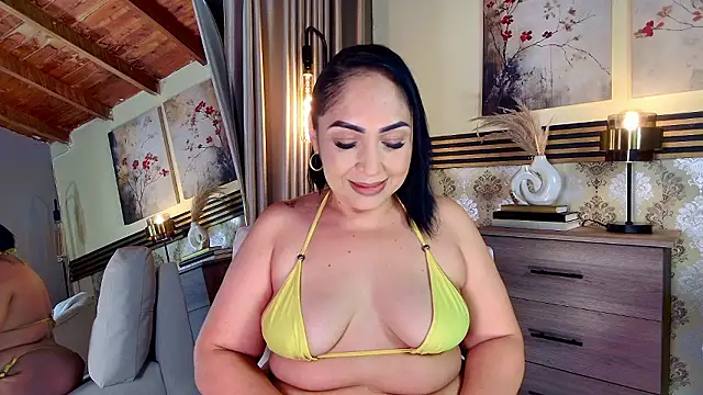 Snapshot of Madissononee chatting on 28, 2, 2026 Madissononee online show from 28, 2, 2026