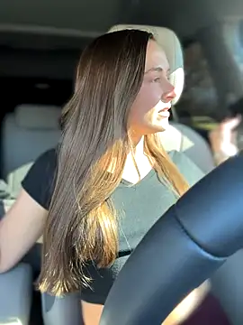 Snapshot of lunagirl13 chatting on 24, 10, 2025 lunagirl13 online show from 24, 10, 2025