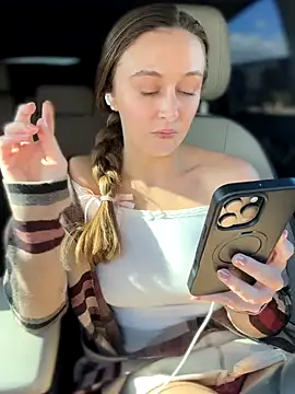 Snapshot of lunagirl13 chatting on 28, 11, 2025 lunagirl13 online show from 28, 11, 2025