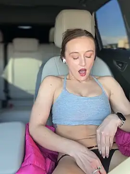 Snapshot of lunagirl13 chatting on 4, 12, 2025 lunagirl13 online show from 4, 12, 2025