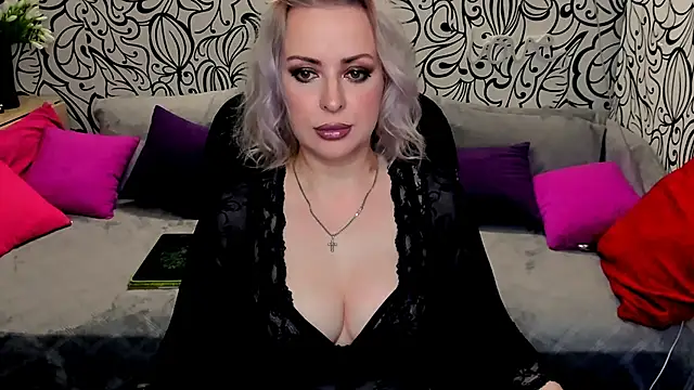 Hotdreamhere online show from 30, 12, 2024